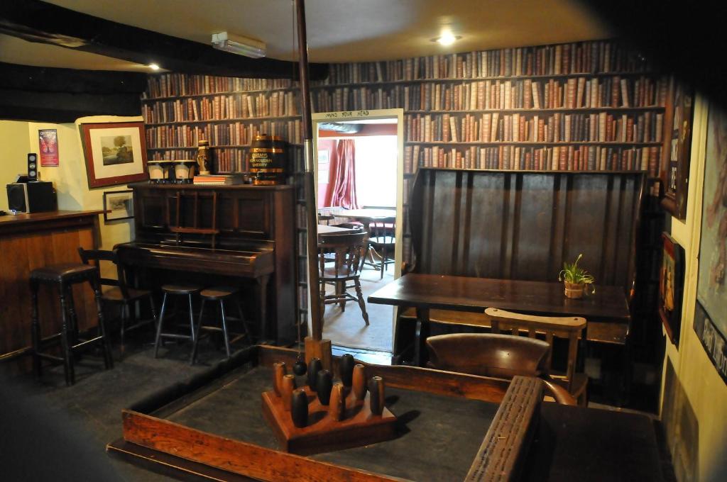The Red Lion Inn Babcary Экстерьер фото